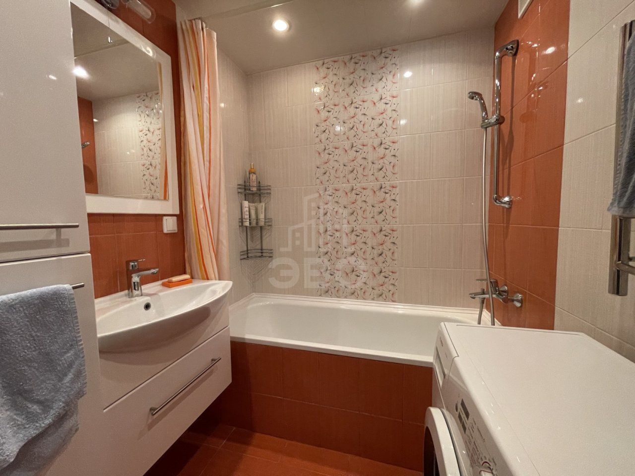 двухкомнатная квартира в Санкт-Петербурге по адресу: Космонавтов проспект, 65, к 10