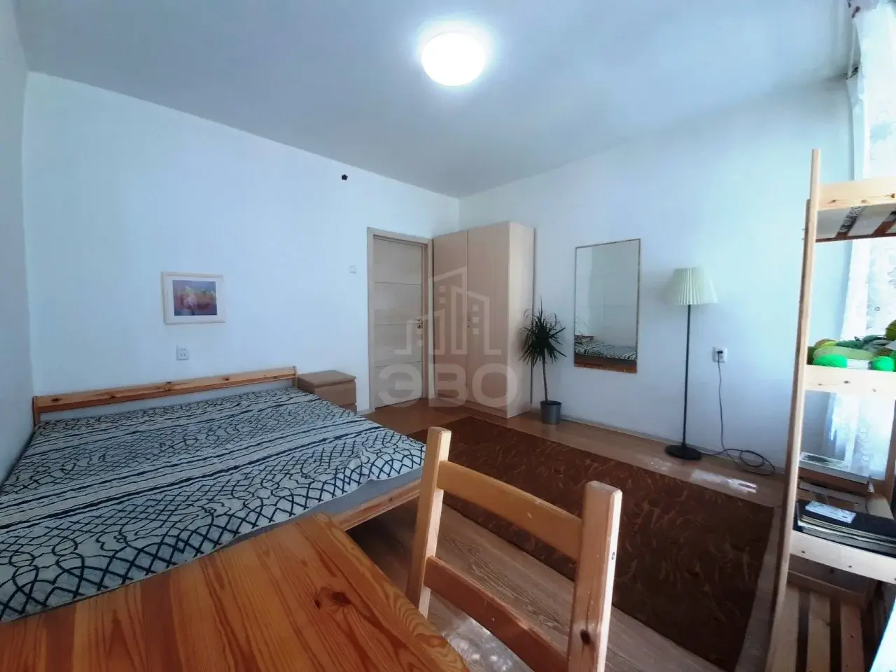 трехкомнатная квартира в Санкт-Петербурге по адресу: Некрасова ул., 1, к 38