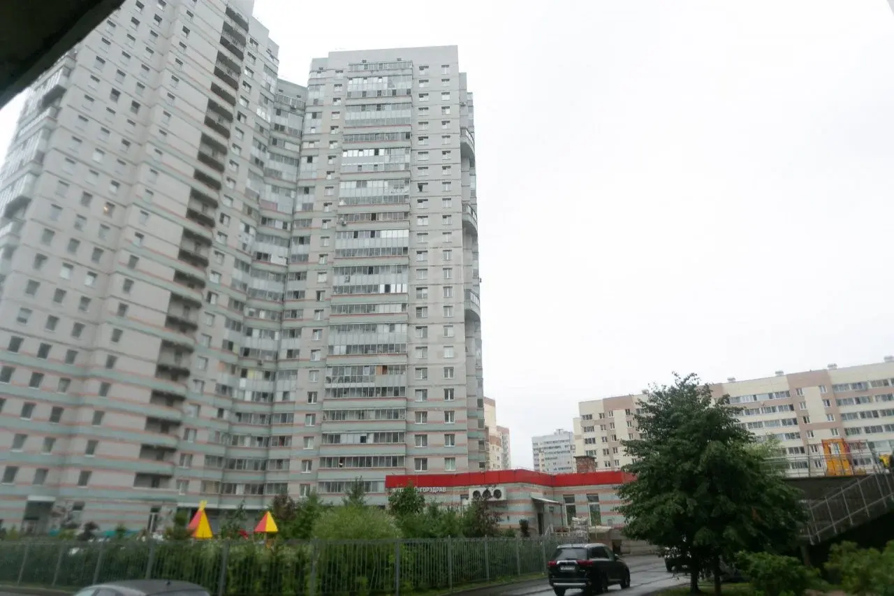 двухкомнатная квартира в Санкт-Петербурге по адресу: Оптиков ул., 47, к 1