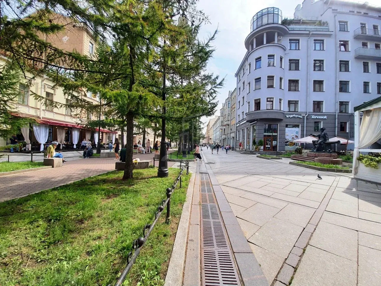 трехкомнатная квартира в Санкт-Петербурге по адресу: 7-я В.О. линия, 34