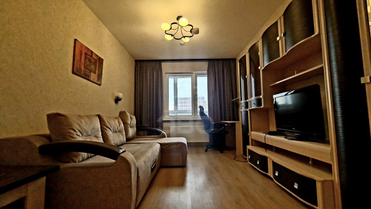 однокомнатная квартира в Санкт-Петербурге по адресу: Героев проспект, 27, к 1