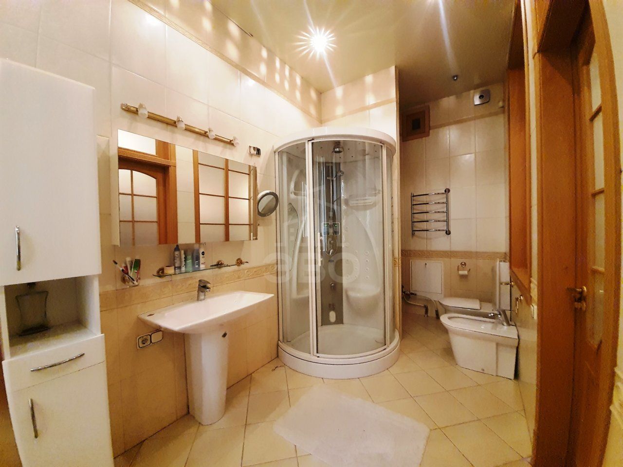 многокомнатная квартира в Санкт-Петербурге по адресу: Жуковского ул., 57