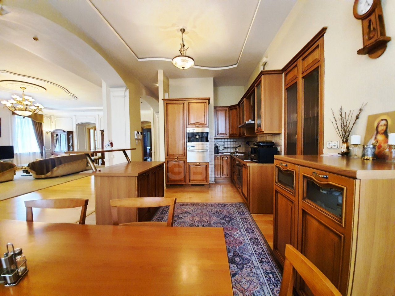 многокомнатная квартира в Санкт-Петербурге по адресу: Жуковского ул., 57