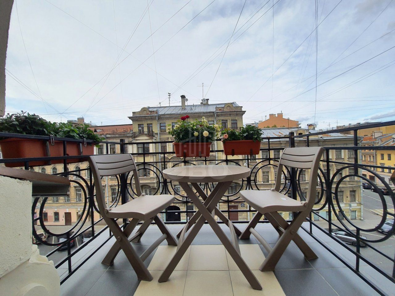 многокомнатная квартира в Санкт-Петербурге по адресу: Жуковского ул., 57