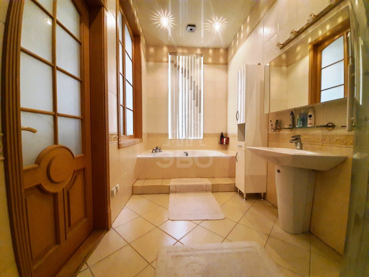 многокомнатная квартира в Санкт-Петербурге по адресу: Жуковского ул., 57