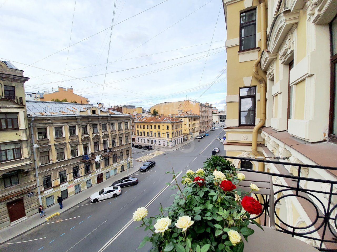 многокомнатная квартира в Санкт-Петербурге по адресу: Жуковского ул., 57