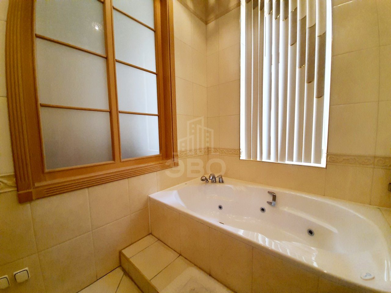 многокомнатная квартира в Санкт-Петербурге по адресу: Жуковского ул., 57