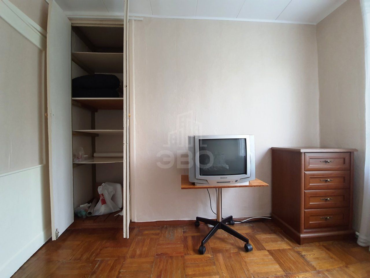 трехкомнатная квартира в Санкт-Петербурге по адресу: Червонного Казачества ул., 22