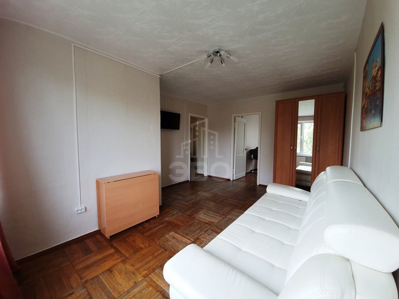 трехкомнатная квартира в Санкт-Петербурге по адресу: Червонного Казачества ул., 22