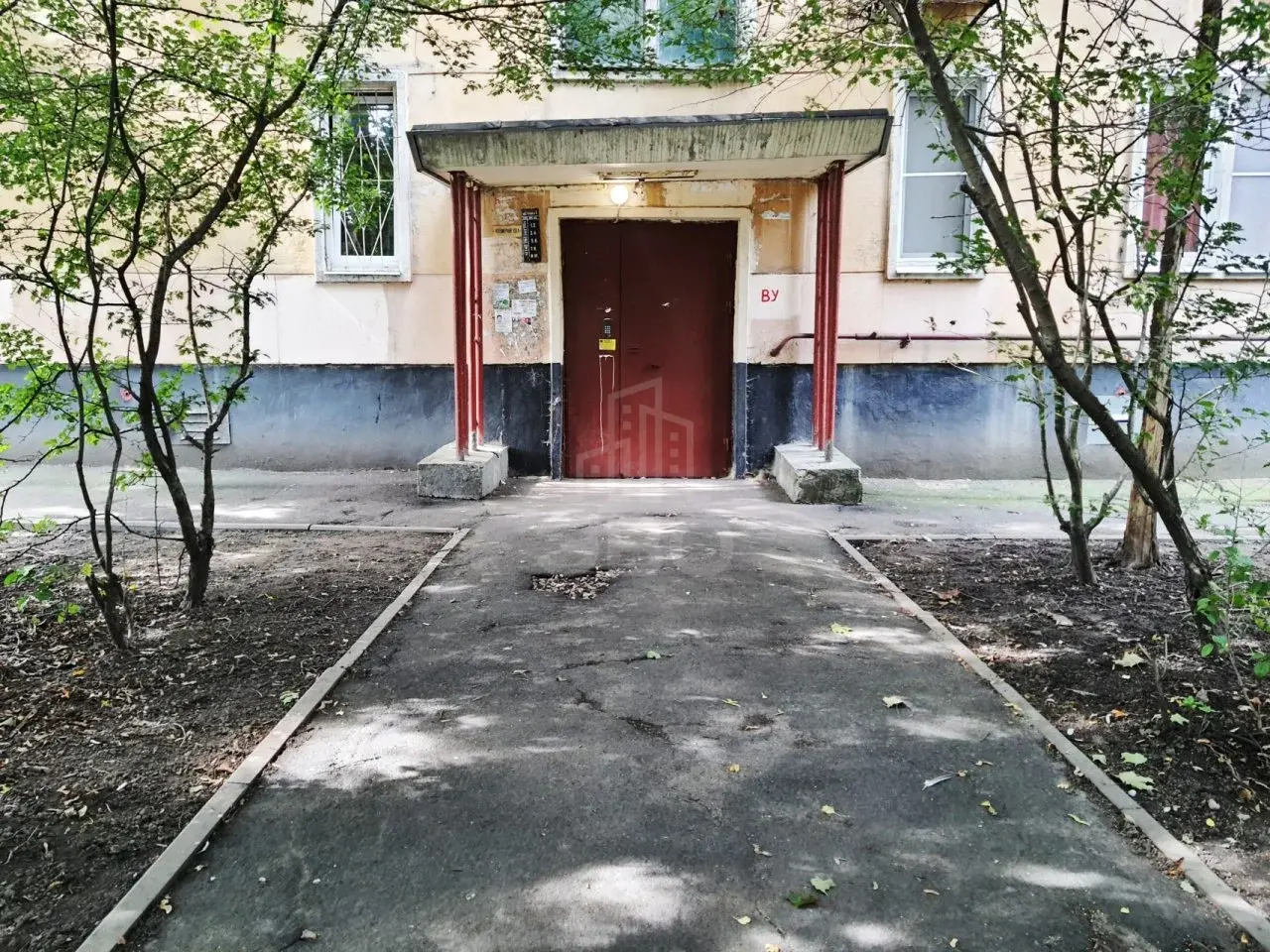 трехкомнатная квартира в Санкт-Петербурге по адресу: Червонного Казачества ул., 22