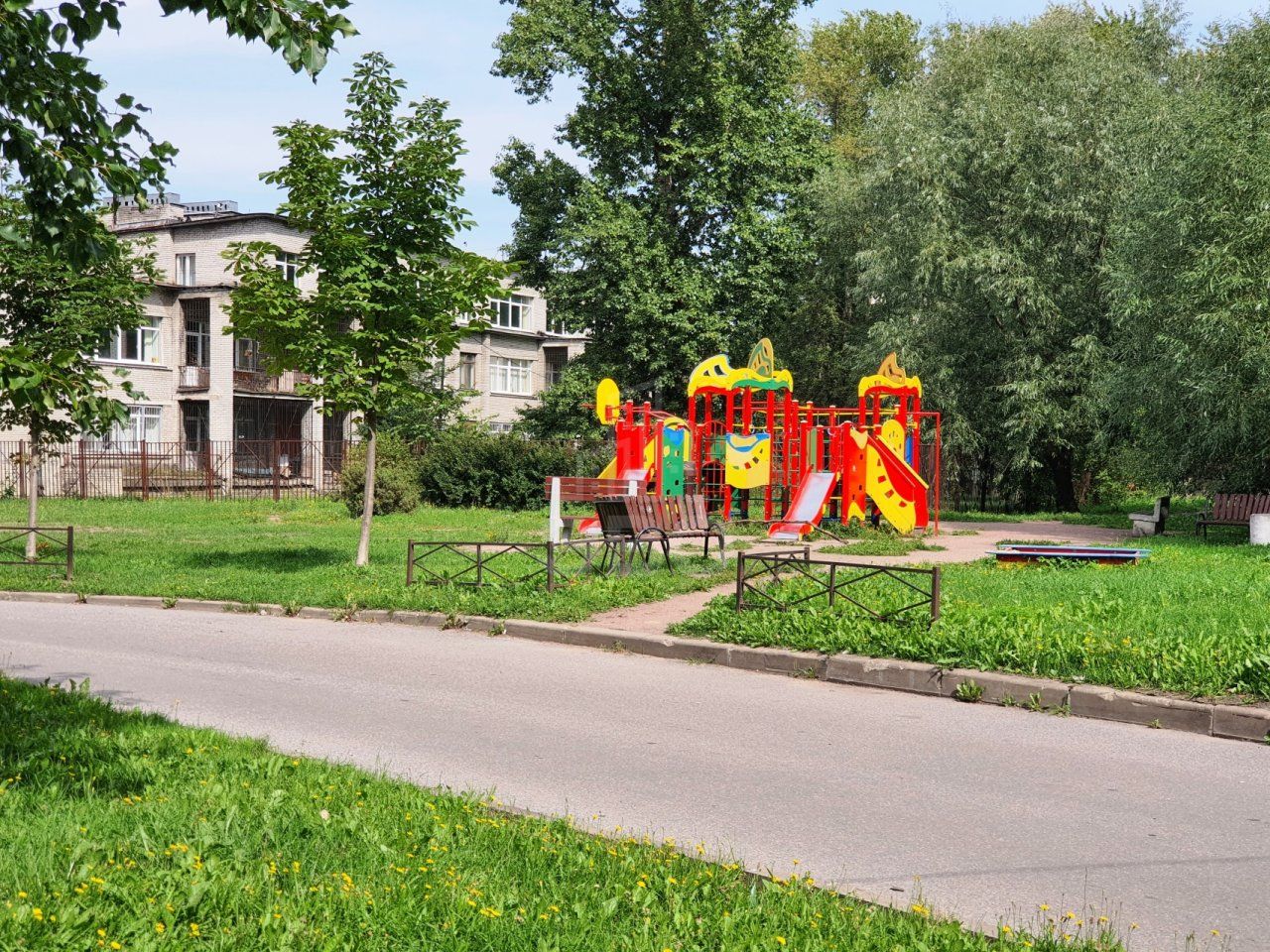 трехкомнатная квартира в Санкт-Петербурге по адресу: Червонного Казачества ул., 22