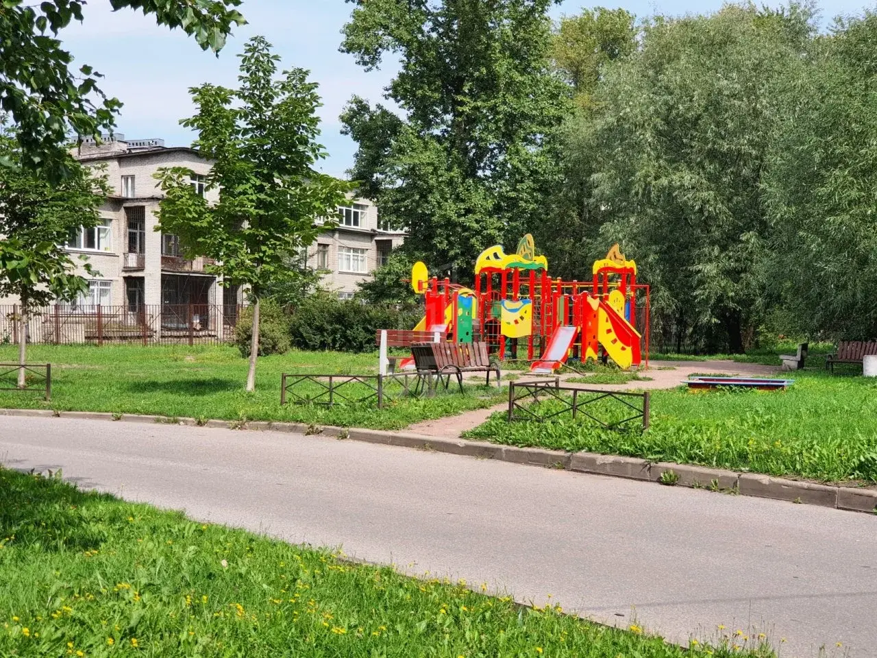 трехкомнатная квартира в Санкт-Петербурге по адресу: Червонного Казачества ул., 22