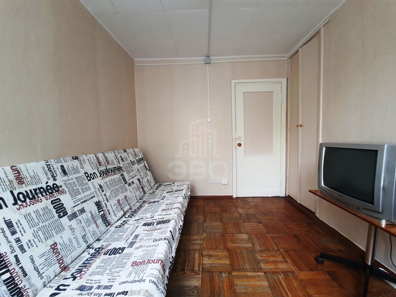 трехкомнатная квартира в Санкт-Петербурге по адресу: Червонного Казачества ул., 22