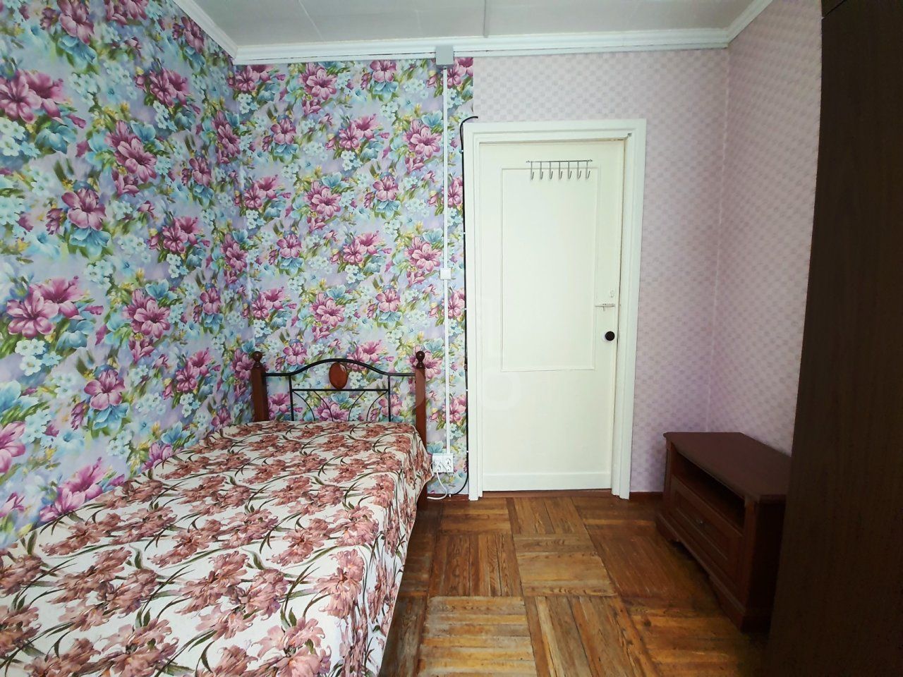 трехкомнатная квартира в Санкт-Петербурге по адресу: Червонного Казачества ул., 22