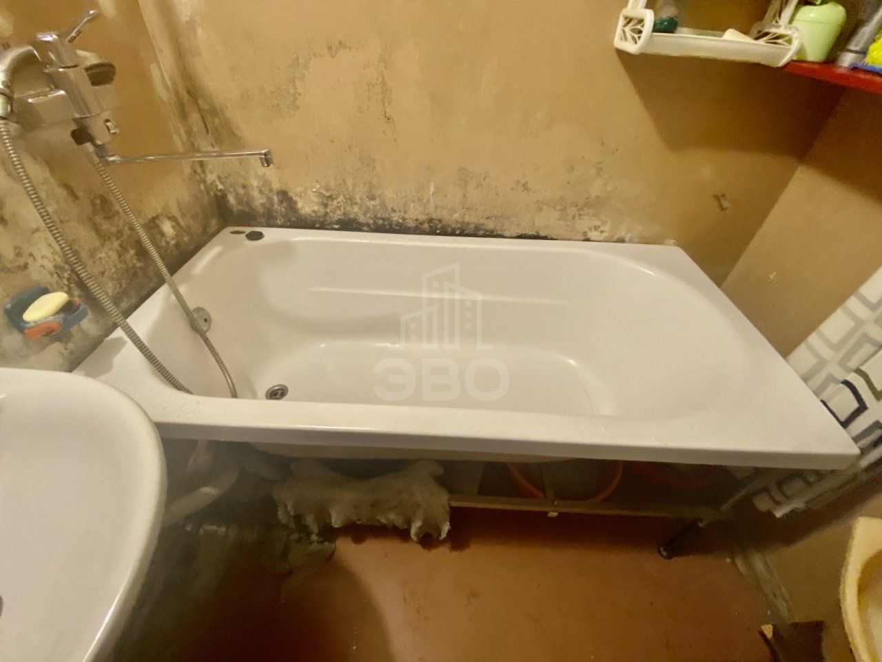 комната в Санкт-Петербурге по адресу: Гатчинская ул., 27, к 2