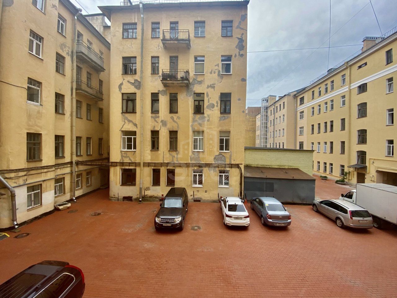 комната в Санкт-Петербурге по адресу: Гатчинская ул., 27, к 2