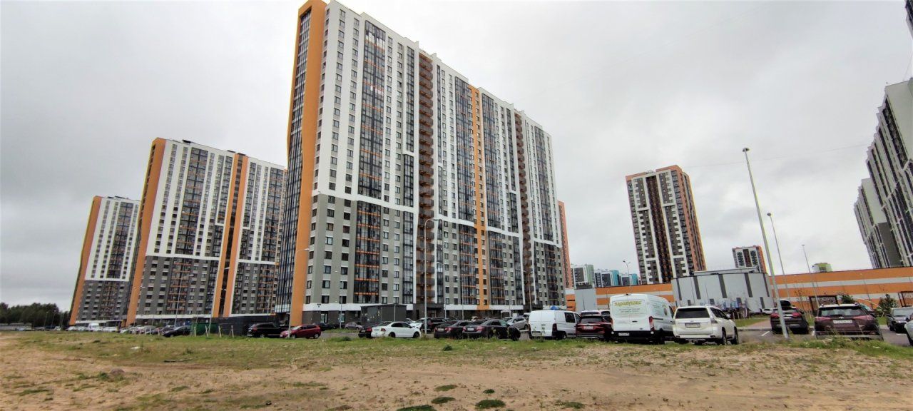 однокомнатная квартира в Санкт-Петербурге по адресу: Лидии Зверевой ул., 5, к 1