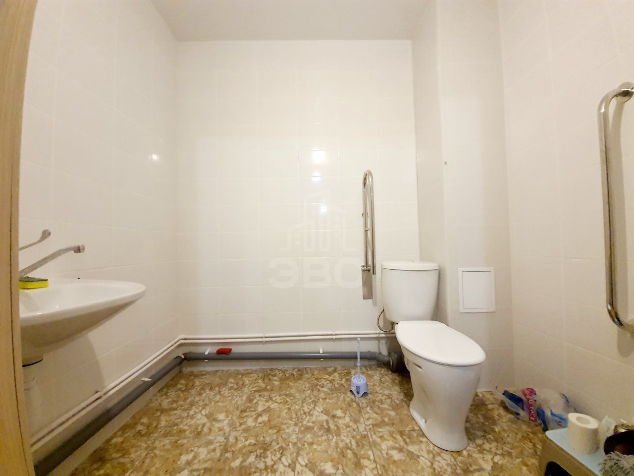 трехкомнатная квартира в Санкт-Петербурге по адресу: Валдайская ул., 4, к 2