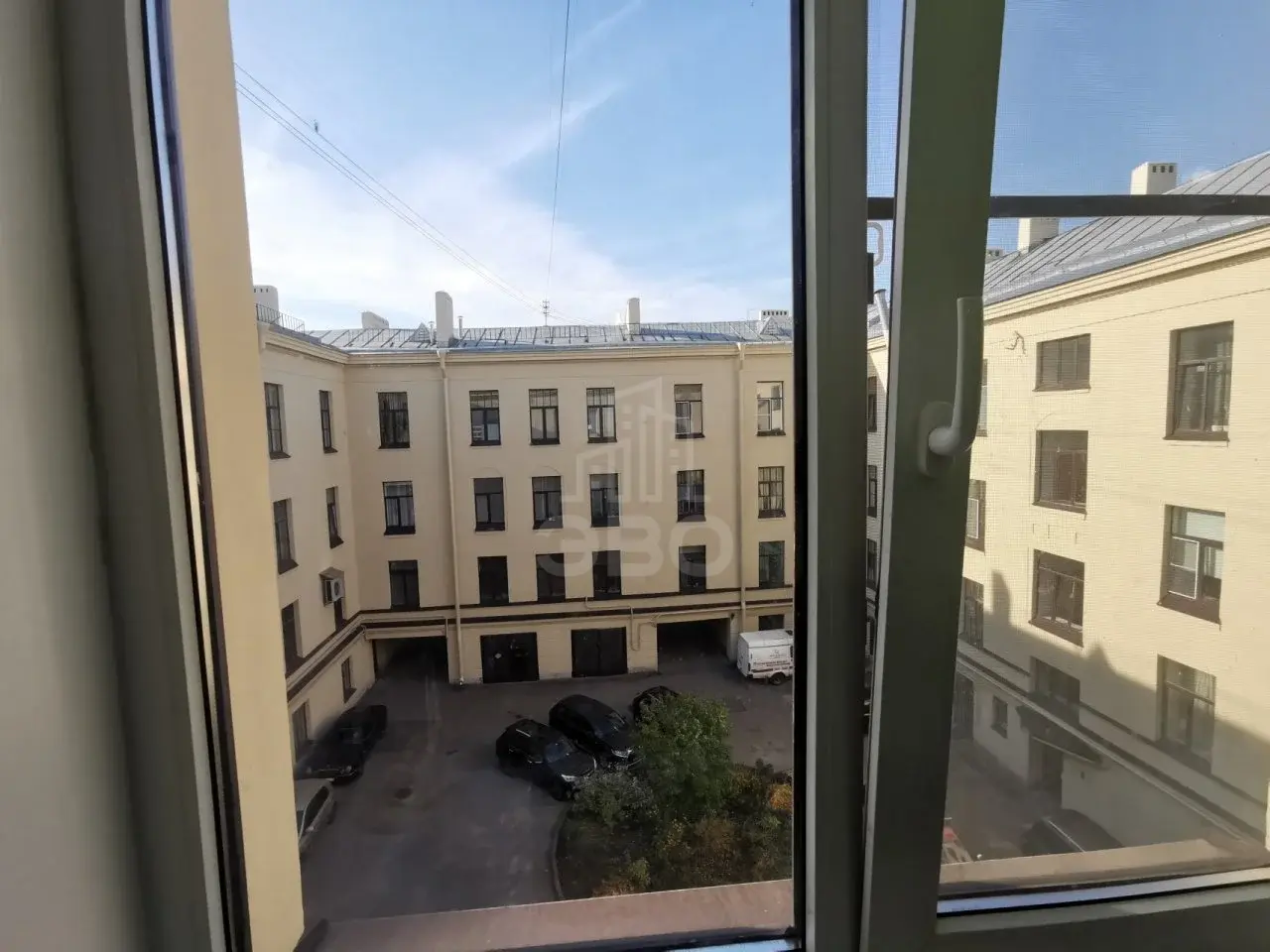 четырехкомнатная квартира в Санкт-Петербурге по адресу: Конногвардейский б-р., 6