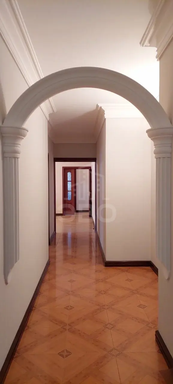 трехкомнатная квартира в Санкт-Петербурге по адресу: Поликарпова аллея, 2