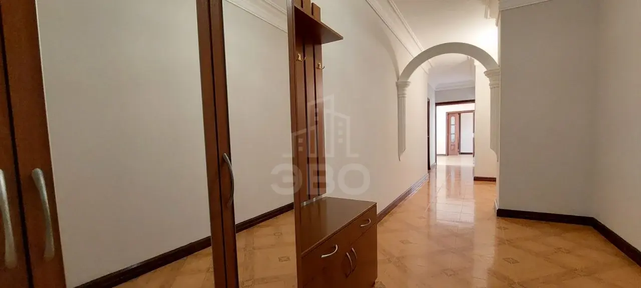 трехкомнатная квартира в Санкт-Петербурге по адресу: Поликарпова аллея, 2