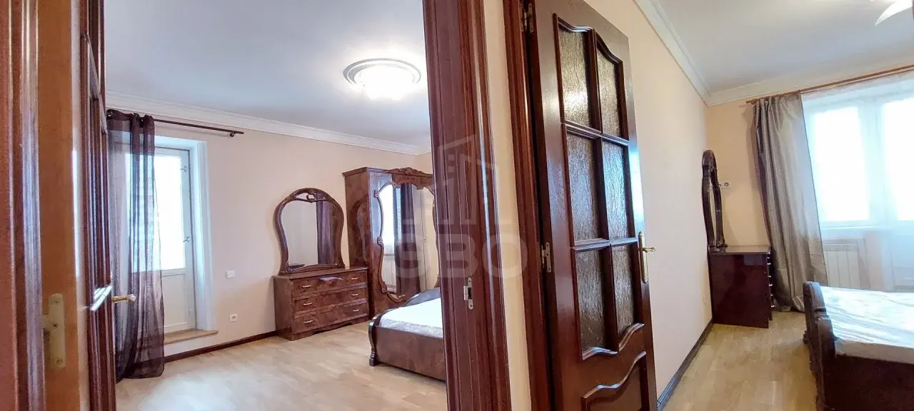 трехкомнатная квартира в Санкт-Петербурге по адресу: Поликарпова аллея, 2