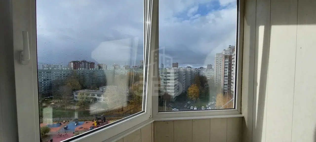 трехкомнатная квартира в Санкт-Петербурге по адресу: Поликарпова аллея, 2