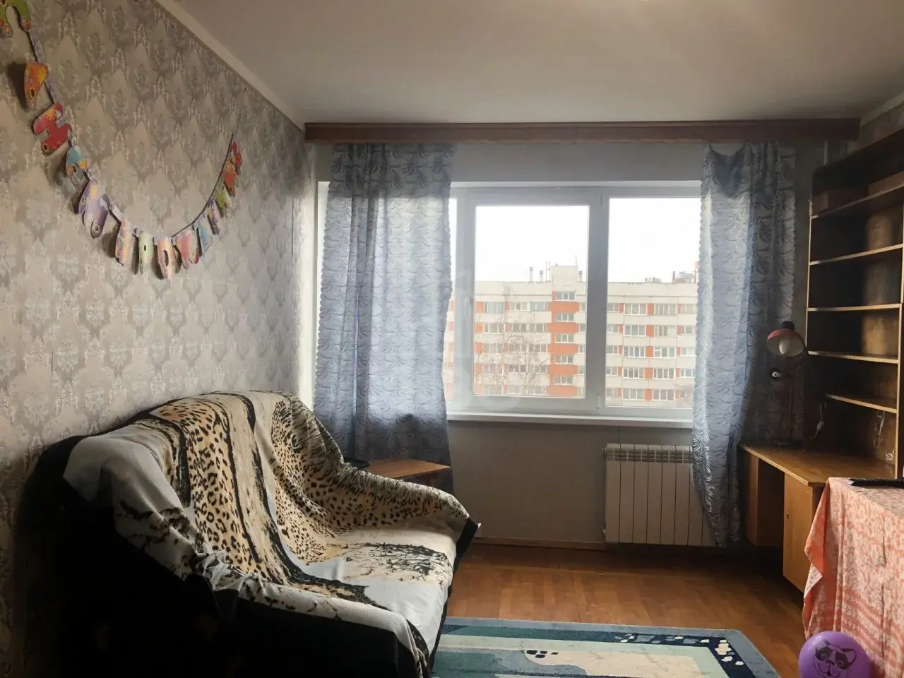 трехкомнатная квартира в Санкт-Петербурге по адресу: Зины Портновой ул., 21, к 1