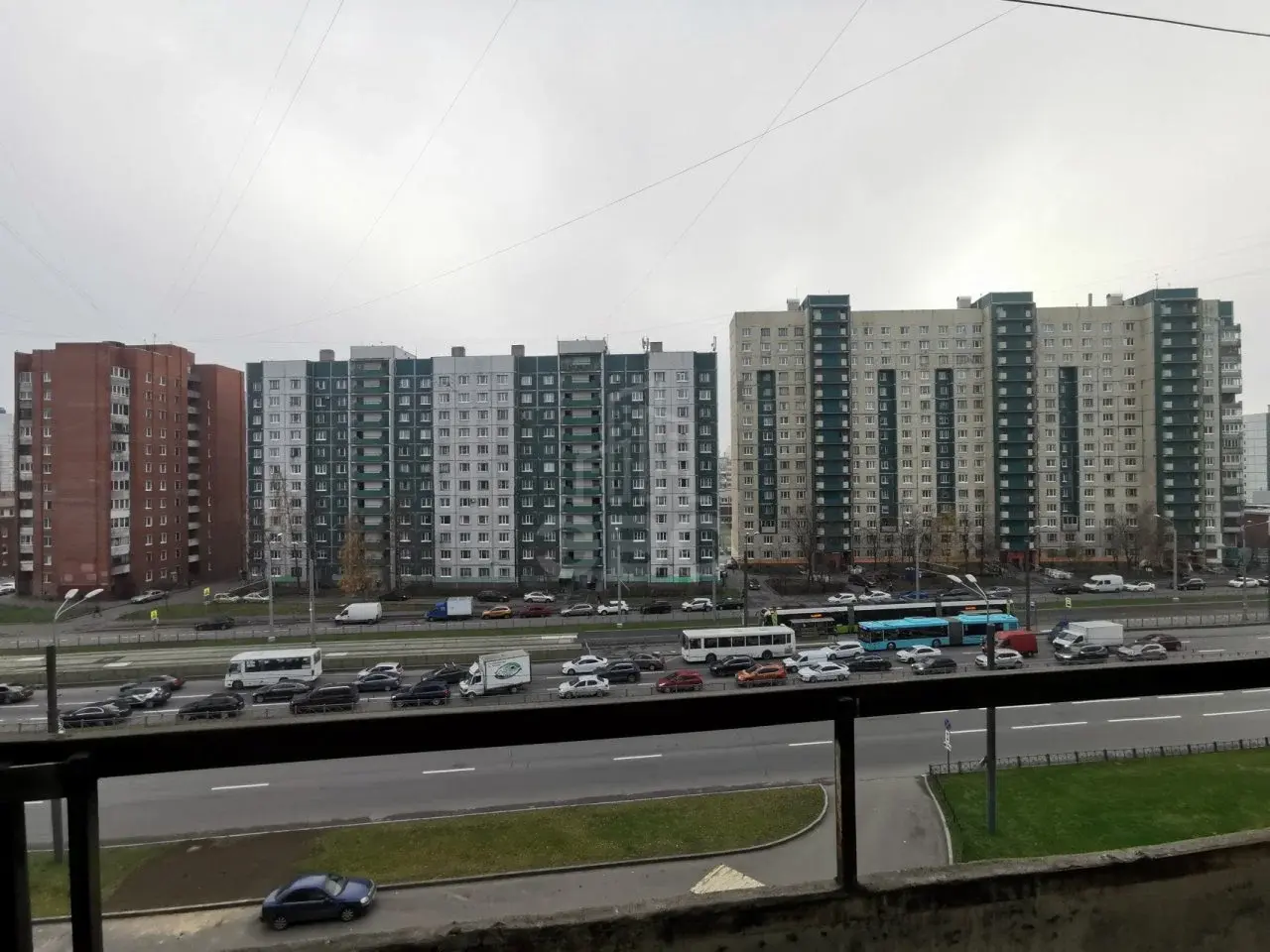 трехкомнатная квартира в Санкт-Петербурге по адресу: Косыгина проспект, 26, к 1