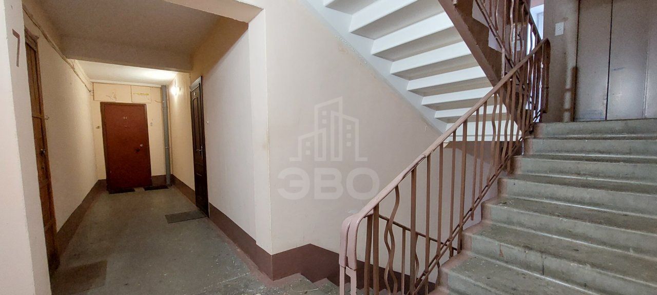 трехкомнатная квартира в Санкт-Петербурге по адресу: Ушинского ул., 18