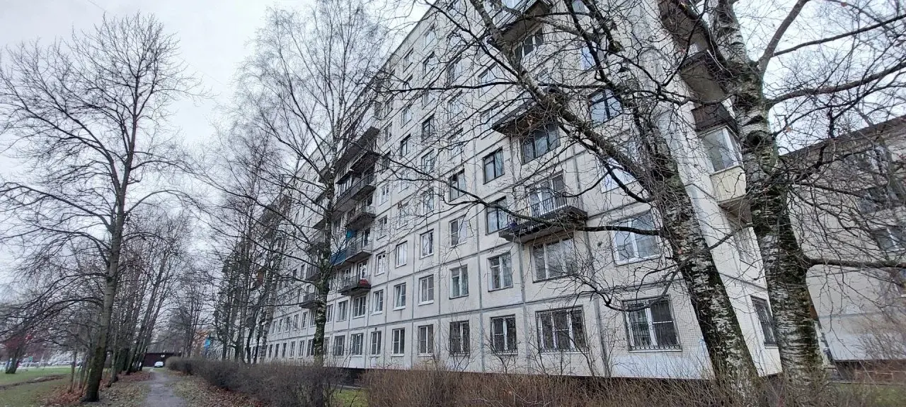 трехкомнатная квартира в Санкт-Петербурге по адресу: Ушинского ул., 18