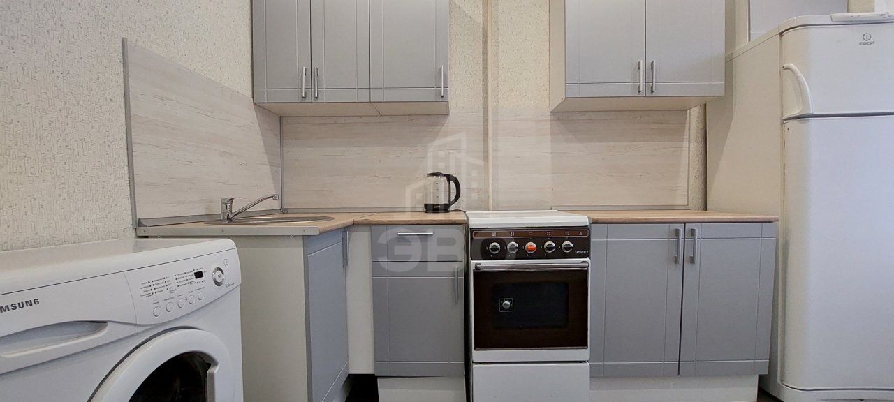 трехкомнатная квартира в Санкт-Петербурге по адресу: Ушинского ул., 18