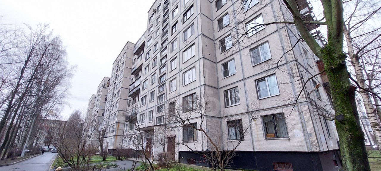 трехкомнатная квартира в Санкт-Петербурге по адресу: Ушинского ул., 18