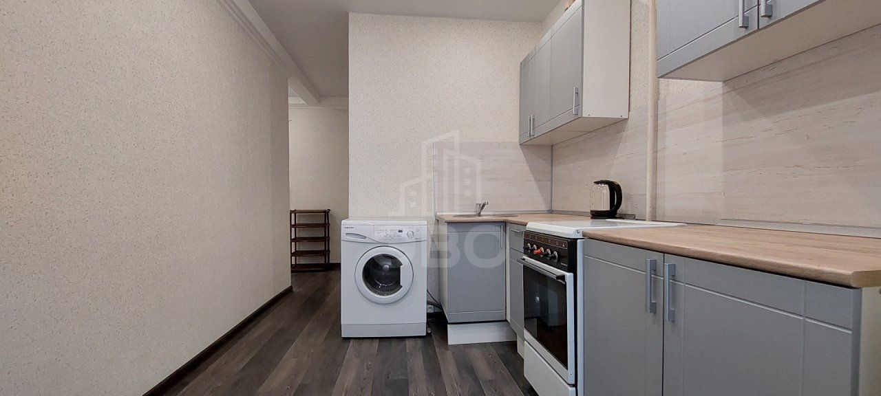 трехкомнатная квартира в Санкт-Петербурге по адресу: Ушинского ул., 18