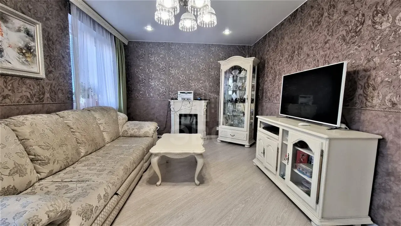 трехкомнатная квартира в Санкт-Петербурге по адресу: Камышовая ул., 22, к 1