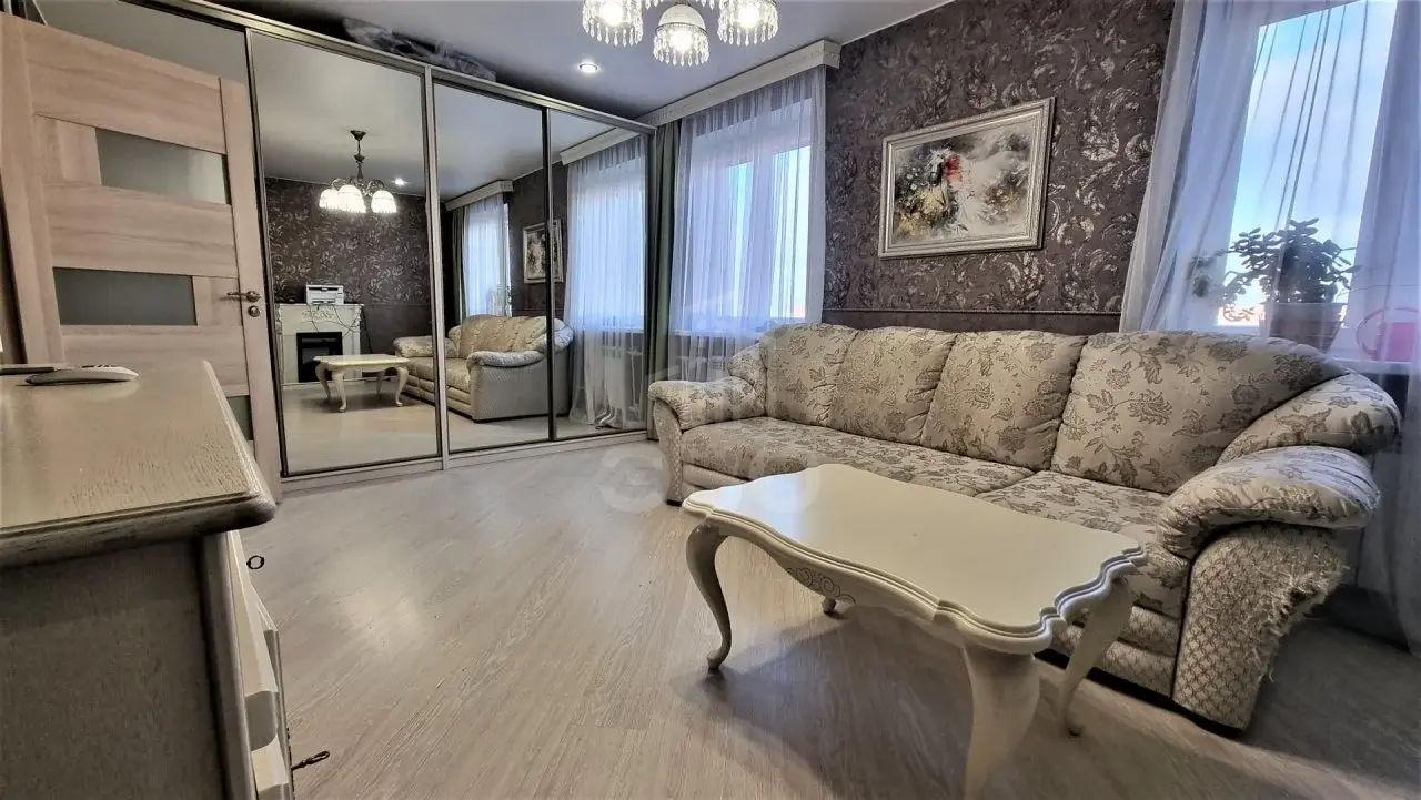 трехкомнатная квартира в Санкт-Петербурге по адресу: Камышовая ул., 22, к 1