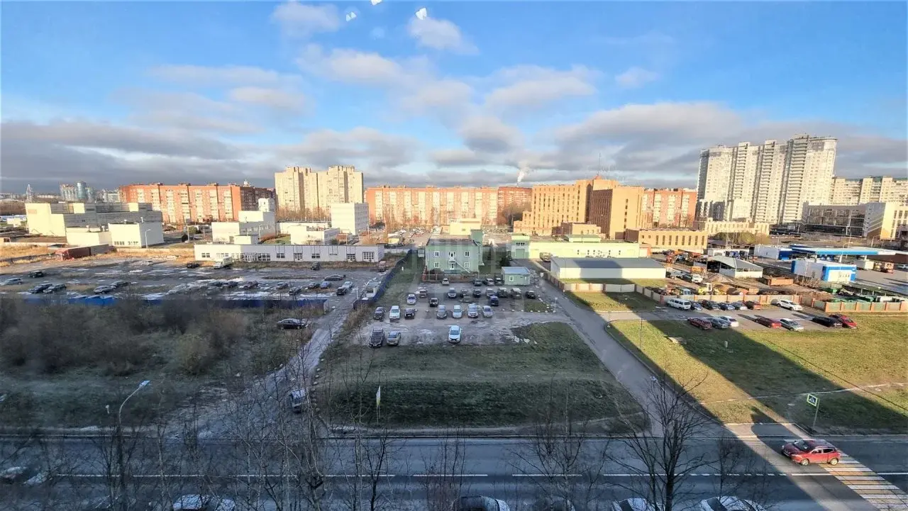 трехкомнатная квартира в Санкт-Петербурге по адресу: Камышовая ул., 22, к 1