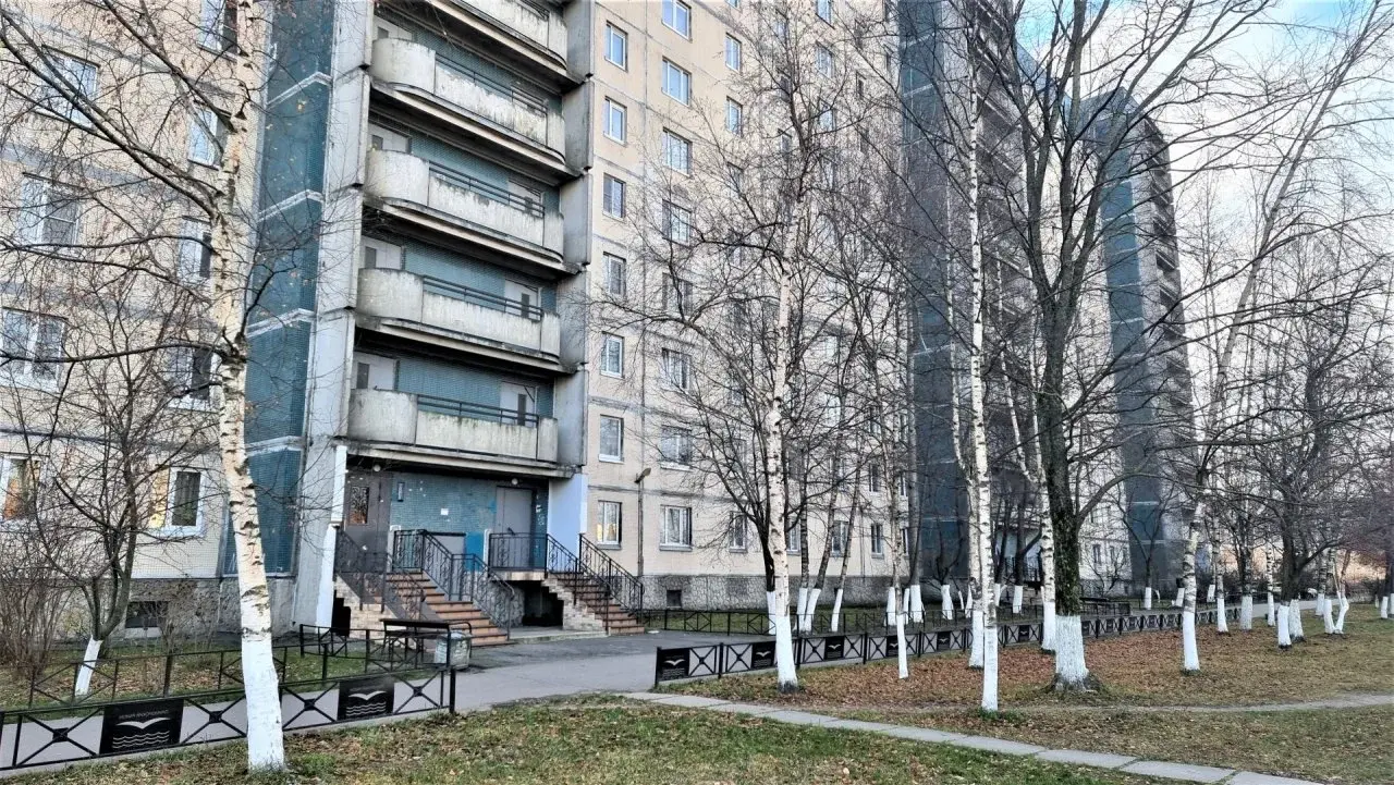 трехкомнатная квартира в Санкт-Петербурге по адресу: Камышовая ул., 22, к 1