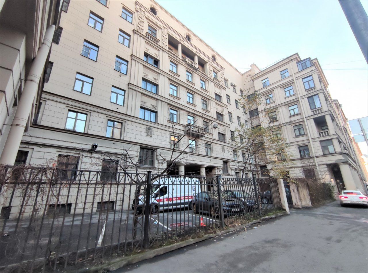 комната в Санкт-Петербурге по адресу: 8-я Советская ул., 9-13