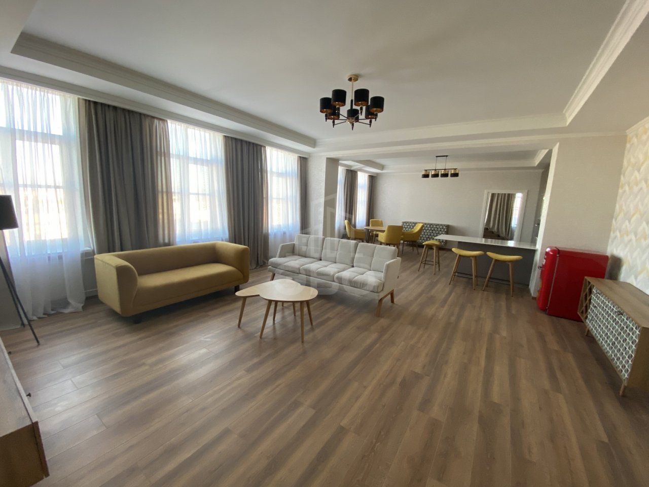 четырехкомнатная квартира в Санкт-Петербурге по адресу: Лодыгина пер., 5