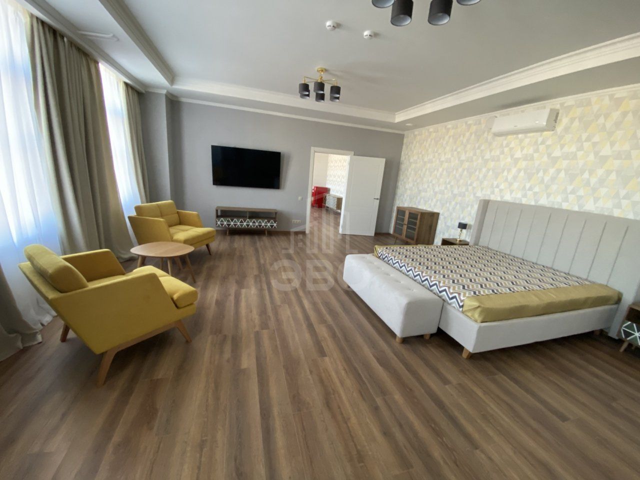 четырехкомнатная квартира в Санкт-Петербурге по адресу: Лодыгина пер., 5