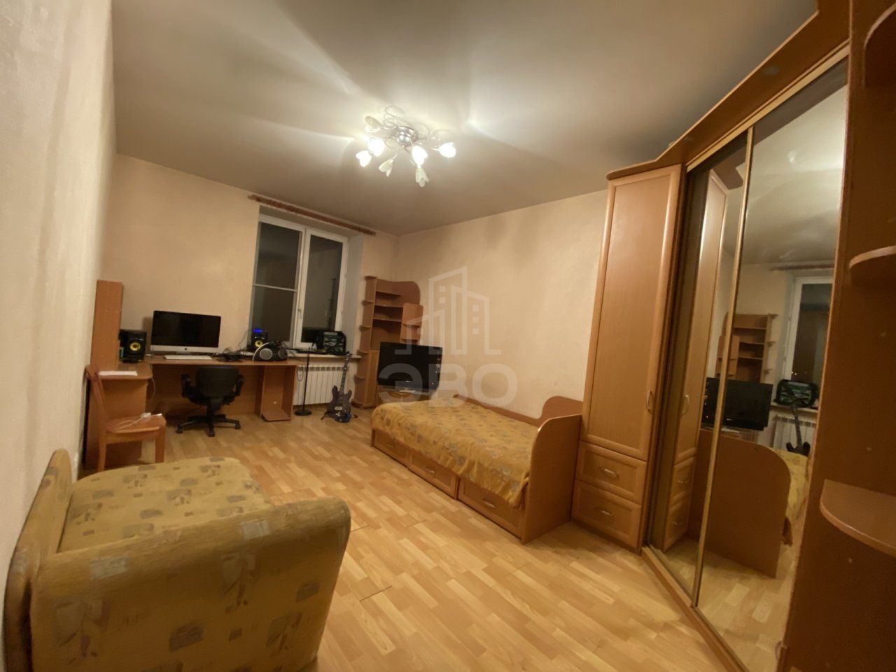 трехкомнатная квартира в Санкт-Петербурге по адресу: Варшавская ул., 104