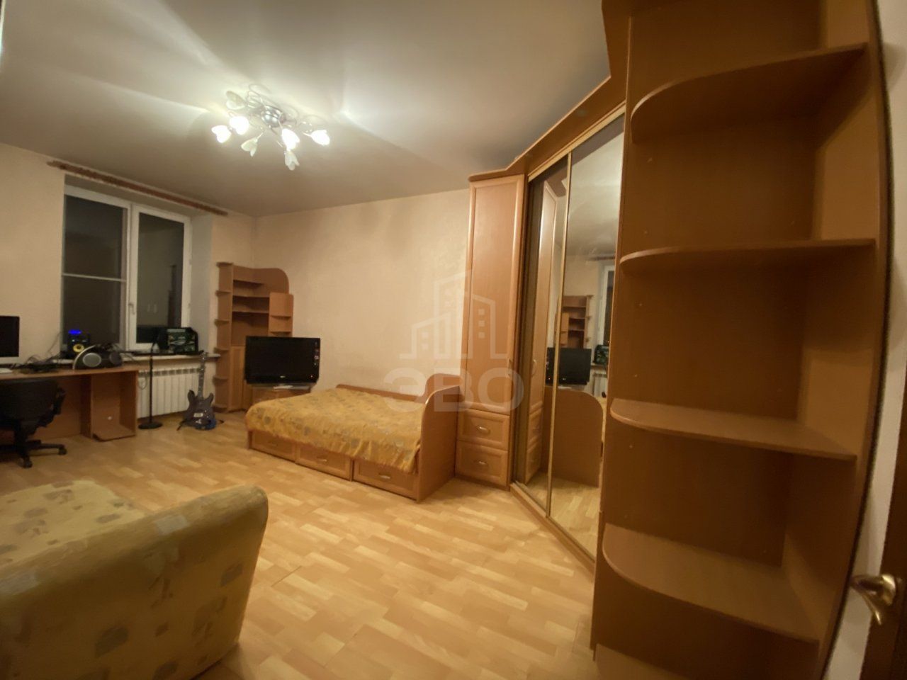 трехкомнатная квартира в Санкт-Петербурге по адресу: Варшавская ул., 104