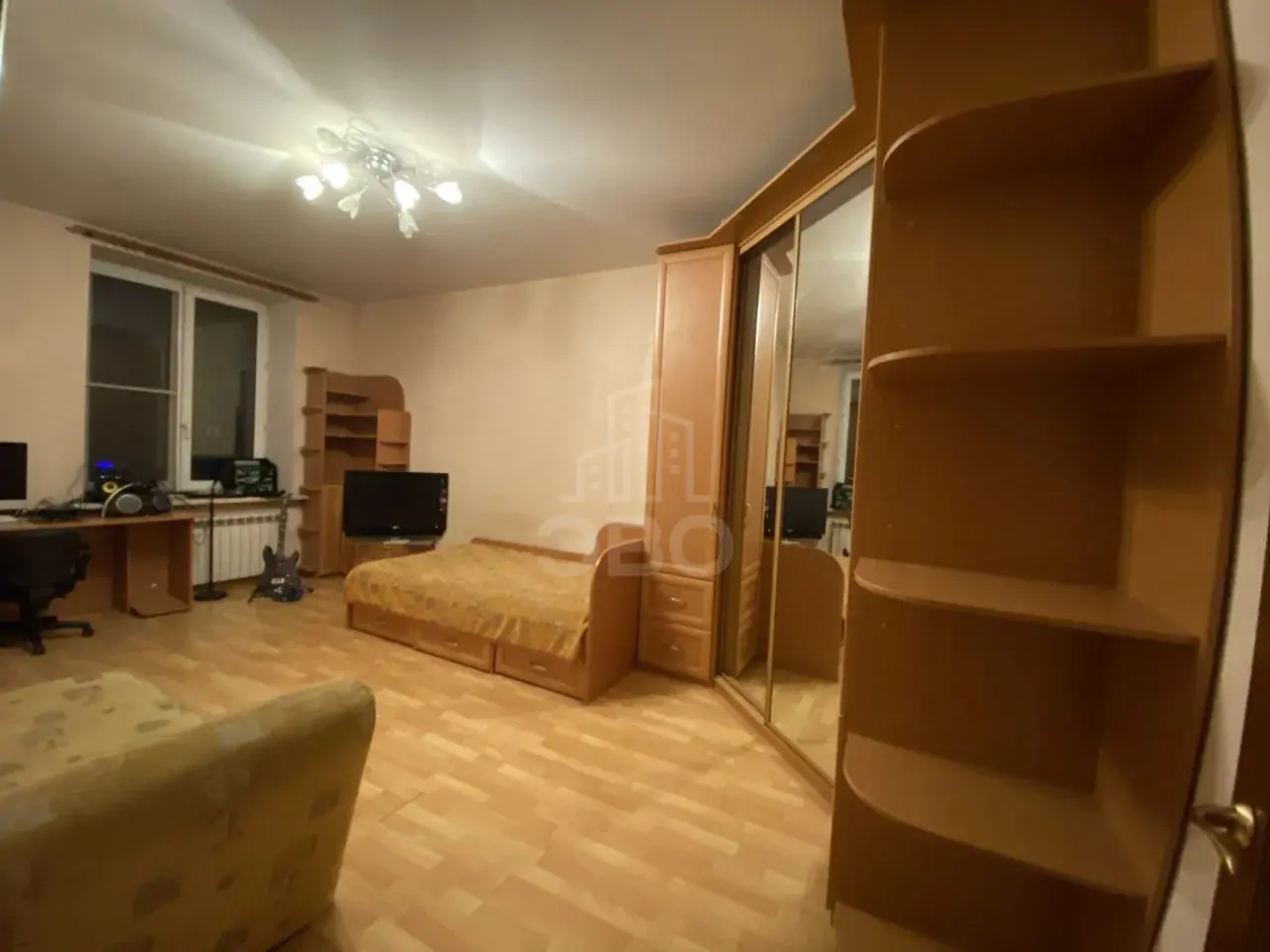 трехкомнатная квартира в Санкт-Петербурге по адресу: Варшавская ул., 104