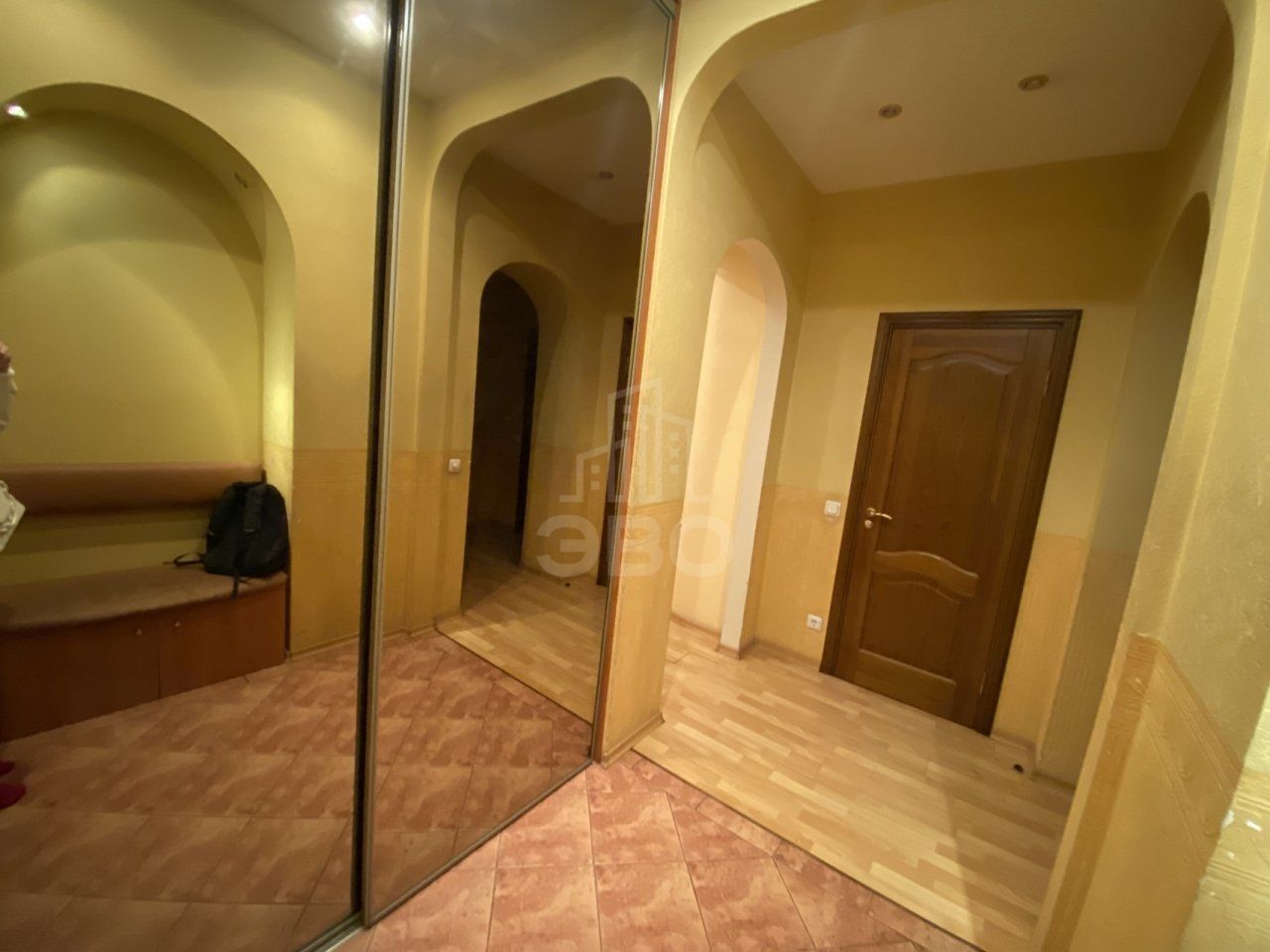 трехкомнатная квартира в Санкт-Петербурге по адресу: Варшавская ул., 104