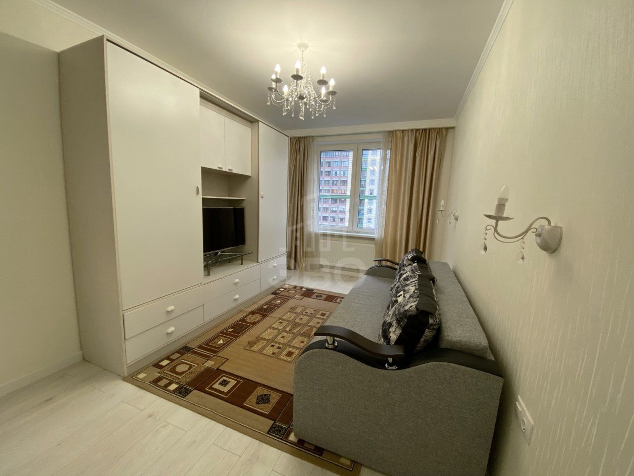 однокомнатная квартира в Санкт-Петербурге по адресу: Парфеновская ул., 7, к 1