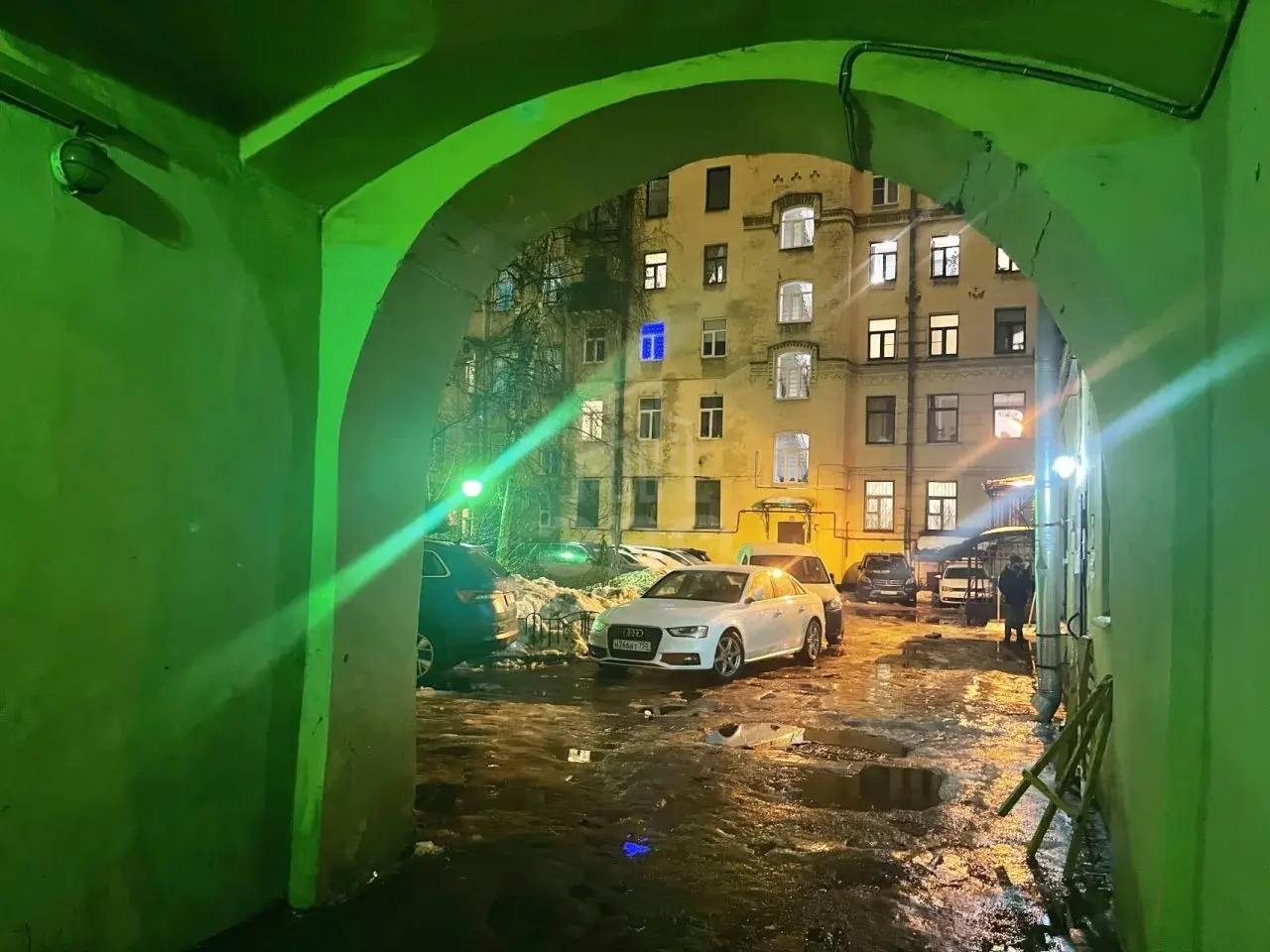 трехкомнатная квартира в Санкт-Петербурге по адресу: Апраксин пер., 19-21