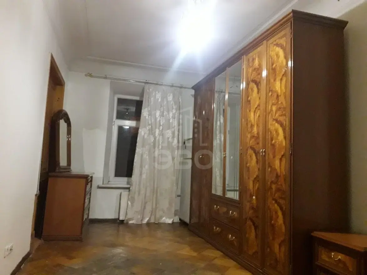 четырехкомнатная квартира в Санкт-Петербурге по адресу: Ропшинская ул., 23