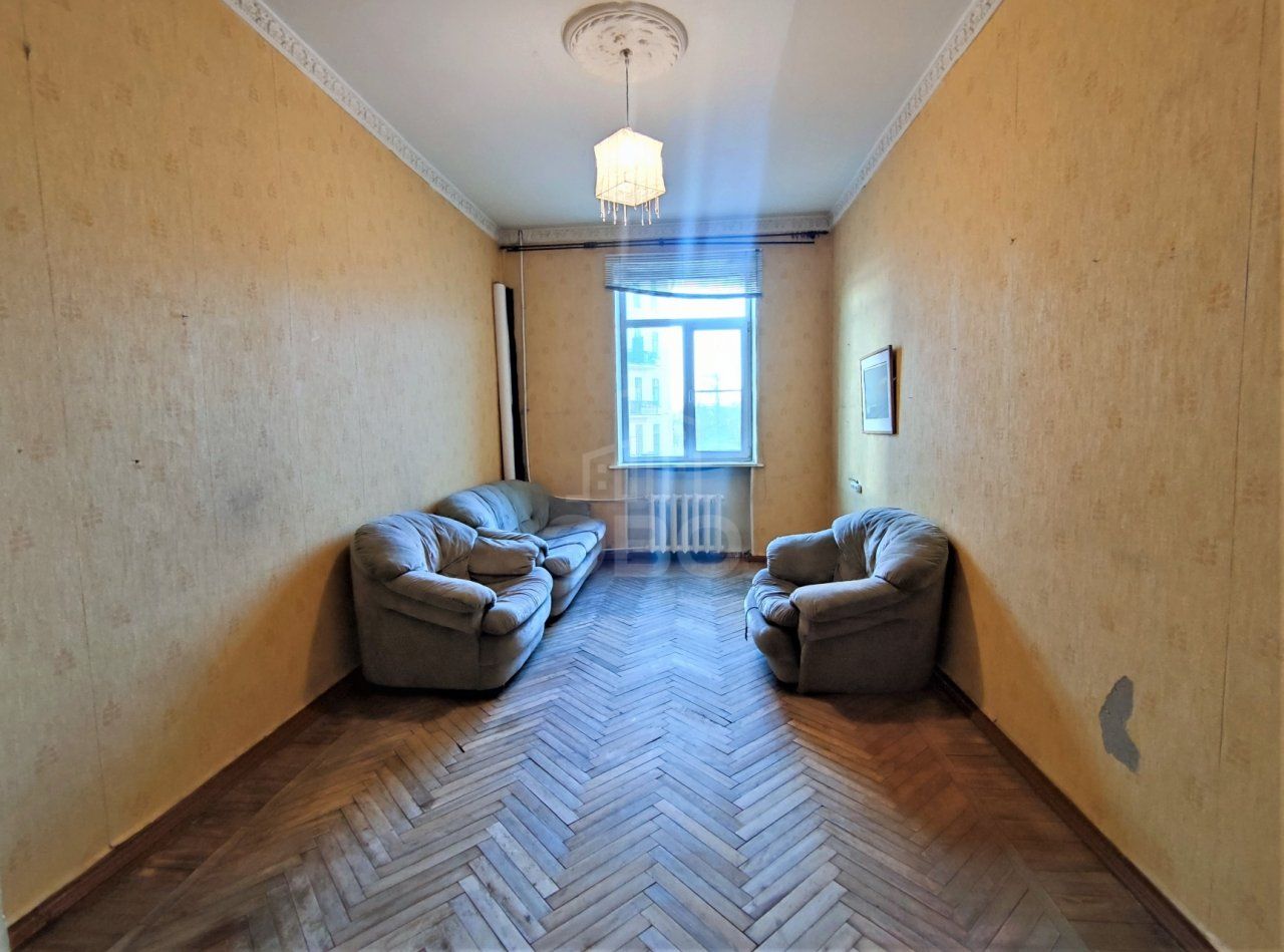 трехкомнатная квартира в Санкт-Петербурге по адресу: Блохина ул., 23