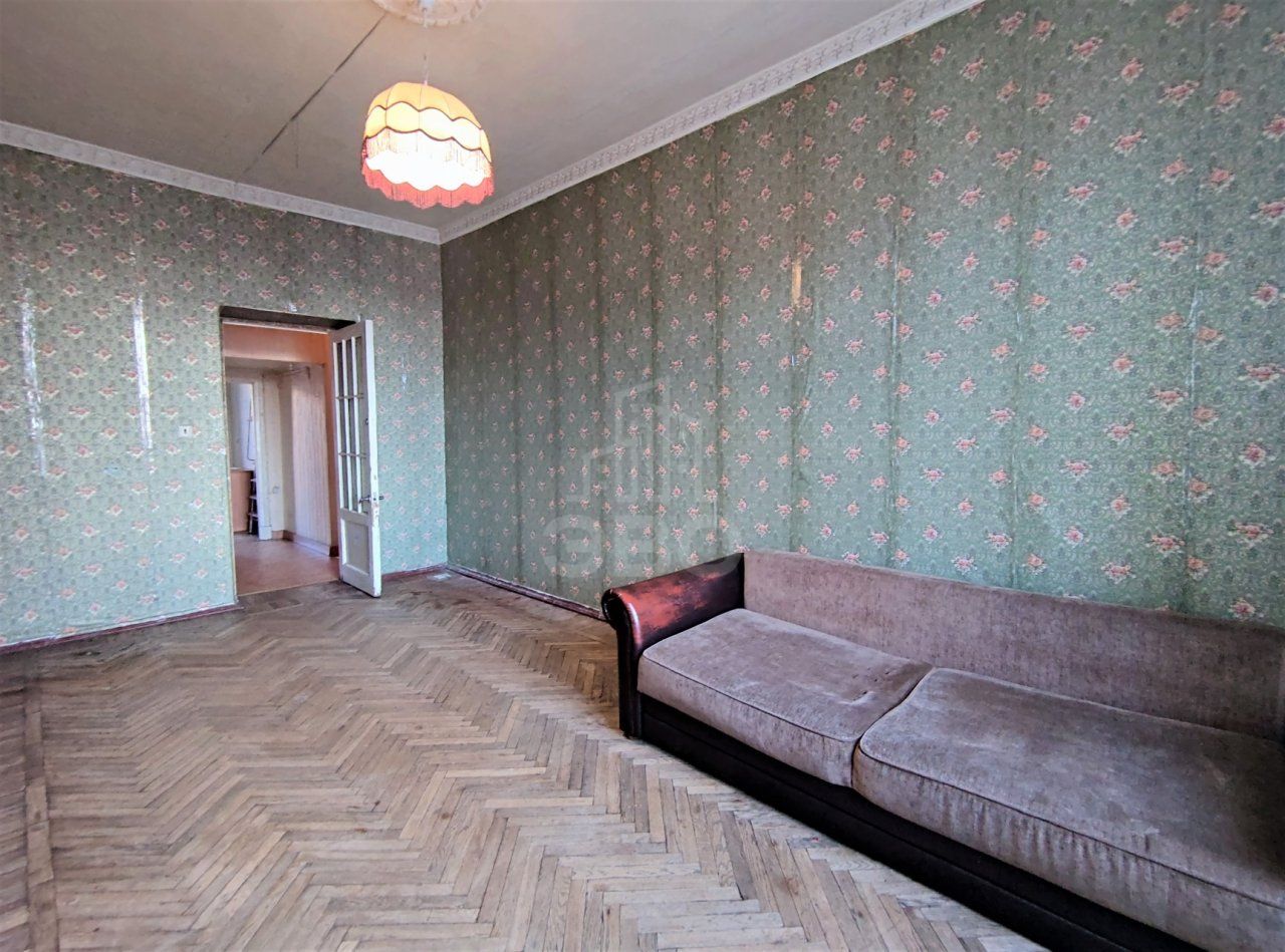 трехкомнатная квартира в Санкт-Петербурге по адресу: Блохина ул., 23